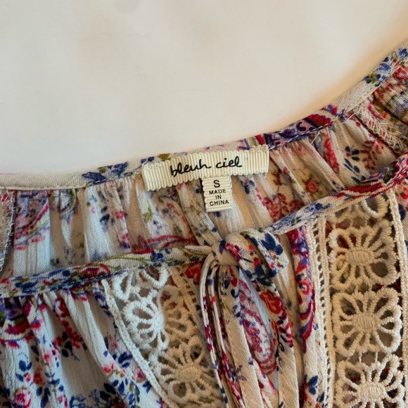 Bleuh Ciel top, bell sleeves, paisley - Picture 3 of 4